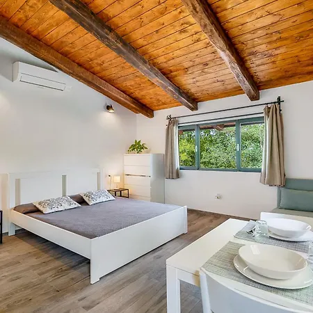 Ippotur Medieval פארק נופש קסטלנואובו מגרה